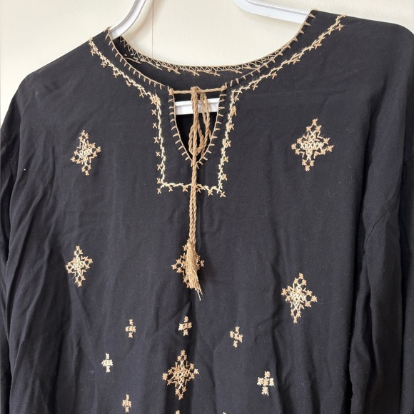 🎉4/30$🎉 Vintage Black Embroidered Boho Blouse✨ Size XL (ptp 22) — 8/10 - Picture 2 of 4